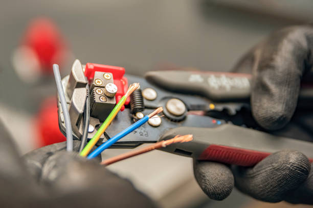 Best Electrical Installation Contractor  in Manche North Shore, CA