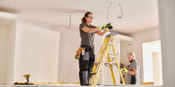 Best Affordable Emergency Electrician  in Manche North Shore, CA